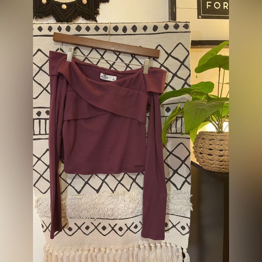 Hollister Large cropped long sleeve purple